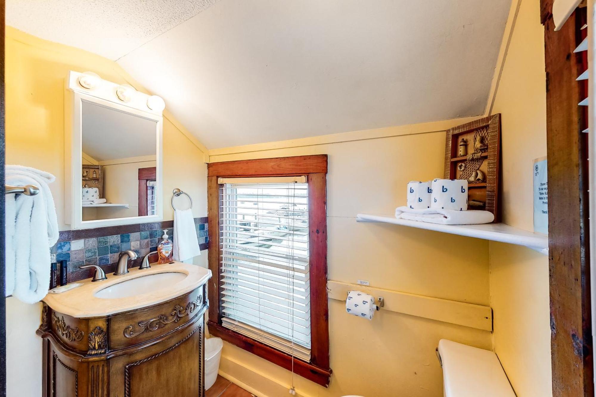 Bayview Cottages & Retreats Standish Стая снимка